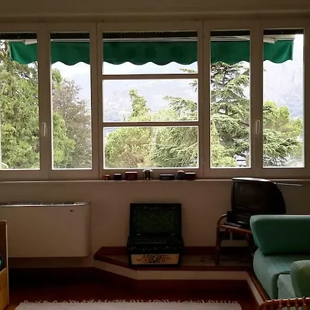Park With Free Parking Apartment *